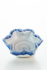 Hydria Original handgemachte Schale Blume klein von Kreta - blau wei&szlig;